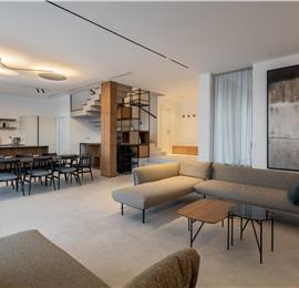 4 Bedroom Luxury Villa with Heated Pool and boat mooring, Ciovo near Trogir – Sleeps 8